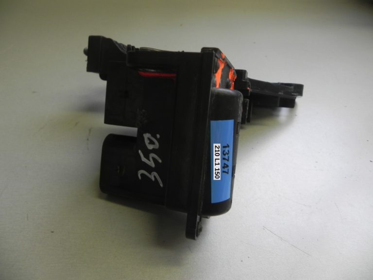BMW 1. sērijas F20 F21 LCI jaudas sadalītāja ārējais sākuma punkts 61149356157 9356157