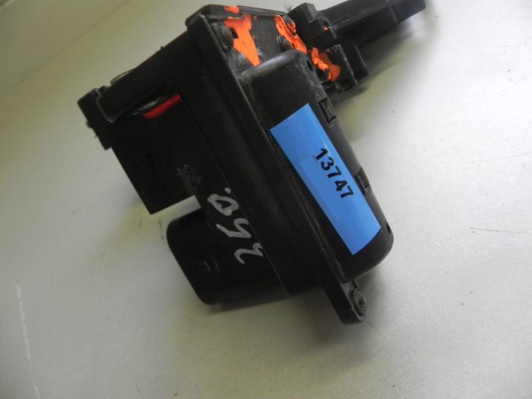 BMW 1. sērijas F20 F21 LCI jaudas sadalītāja ārējais sākuma punkts 61149356157 9356157