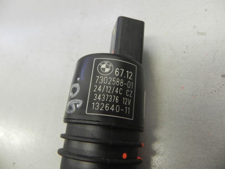 BMW F31 3. sērija F20 F21 F21 F22 F22 F23 F30 Priekšējā stikla mazgāšanas sūknis 67127302588 7302588