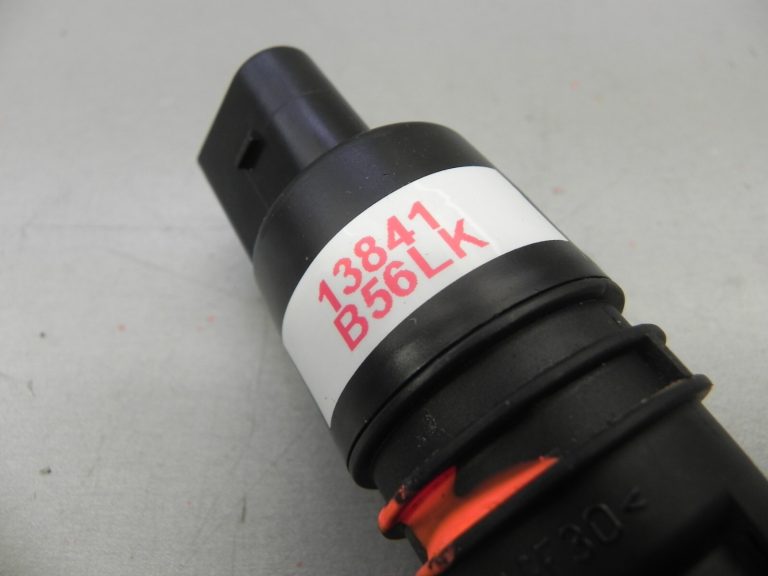 BMW F31 3. sērija F20 F21 F21 F22 F22 F23 F30 Priekšējā stikla mazgāšanas sūknis 67127302588 7302588