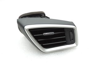 Nissan Qashqai J11 air vent right air vent 687604EH0A Air vent grille