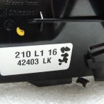 Nissan Qashqai J11 ventilācijas atveres labā daļa 687604EH0A Gaisa ventilācijas režģis