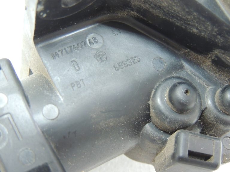 Chrysler Grand Voyager V Logu regulatora servomotors aizmugurējais kreisais 04717607AB