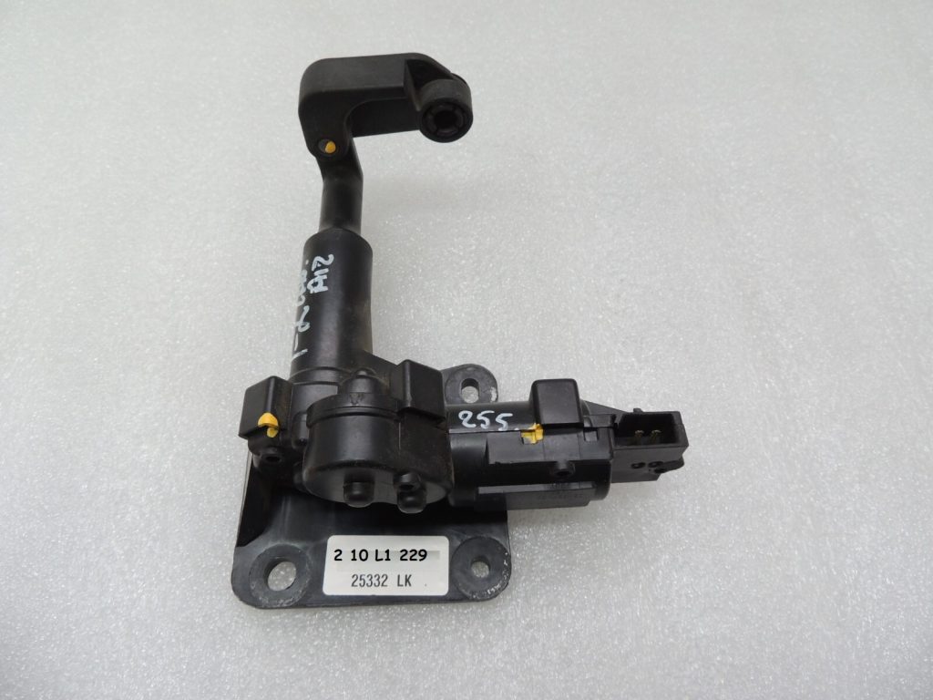 Chrysler Grand Voyager V Aizmugurējā loga regulatora servomotors pa labi 04717606AB