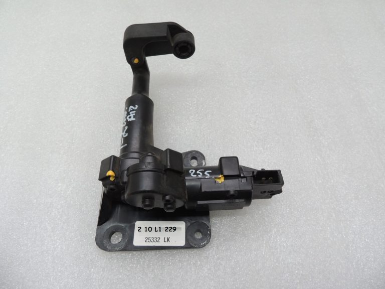 Chrysler Grand Voyager V Aizmugurējā loga regulatora servomotors pa labi 04717606AB