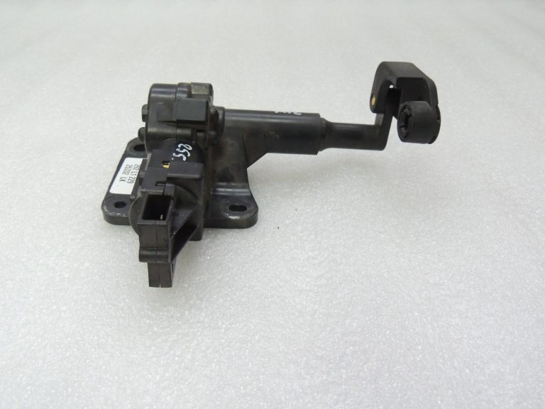 Chrysler Grand Voyager V Aizmugurējā loga regulatora servomotors pa labi 04717606AB