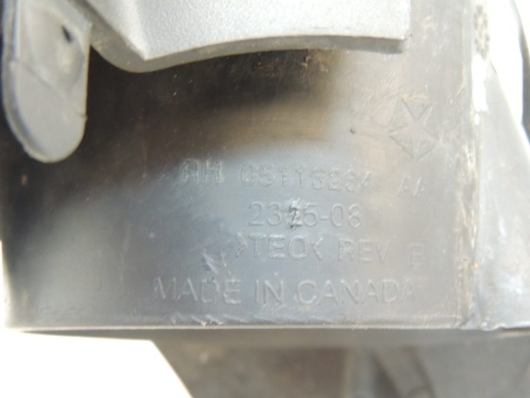 Chrysler Grand Voyager V Priekšējā labā bampera restes apdare 05113234AA