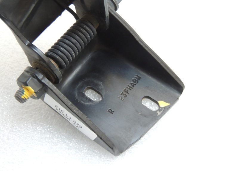 Chrysler Grand Voyager V viru bīdāmās durvis pa labi 05020672AC