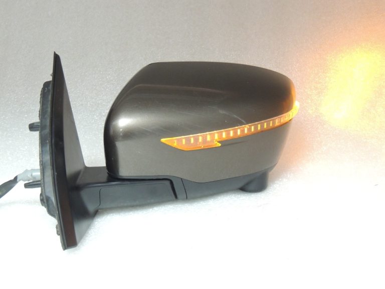 Sākotnējā aprīkojuma Nissan Qashqai J11 kreisais salokāmo durvju spogulis 963024EH8E 96302HV59A CAP