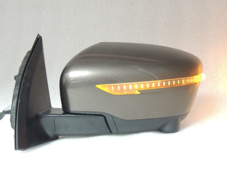 Sākotnējā aprīkojuma Nissan Qashqai J11 kreisais salokāmo durvju spogulis 963024EH8E 96302HV59A CAP