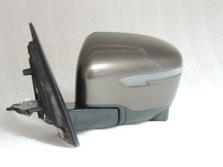 Sākotnējā aprīkojuma Nissan Qashqai J11 kreisais salokāmo durvju spogulis 963024EH8E 96302HV59A CAP