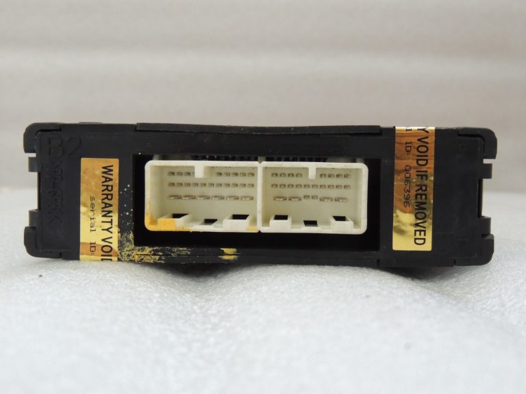 Mitsubishi Outlander III PHEV parkošanās palīgsistēmas vadības bloks 8631B053 PDC bloks