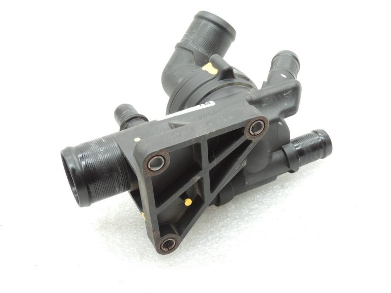 Nissan X-Trail T32 1,6DCi R9M 11061-00Q2C Termostata korpuss 1106100Q2C