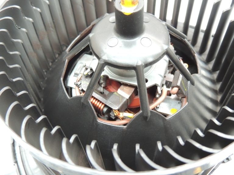Oriģinālais oriģinālais Seat Cupra Leon KL8 ventilatora motors Ventilatora motors 5WB819021A
