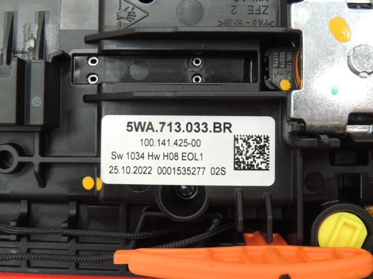 Seat Cupra Leon KL8 pārnesumu pārslēgšanas svira 5WA713033BR 5WA713033CC