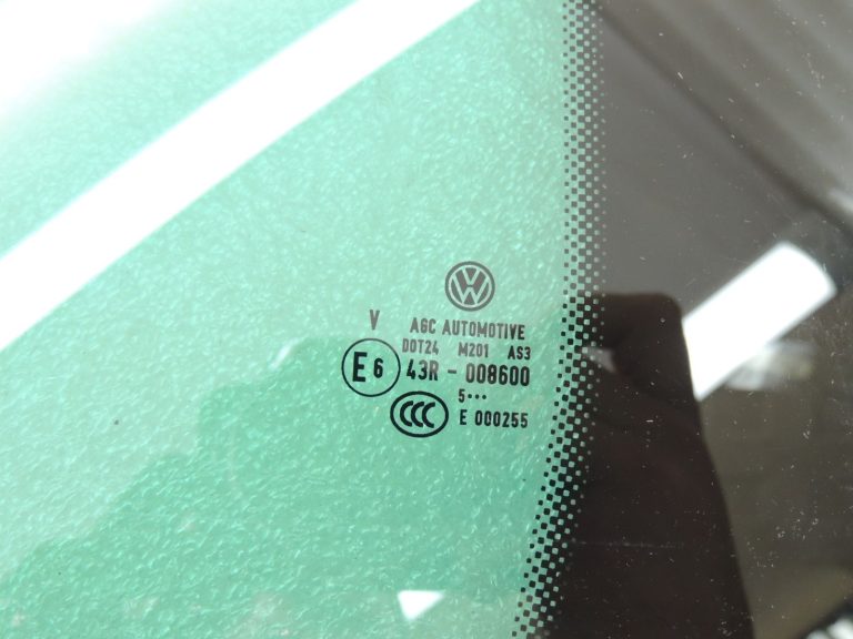 VW Tiguan 5N sānu logs sānu logs aizmugurējais kreisais durvju logs 5N0845213E