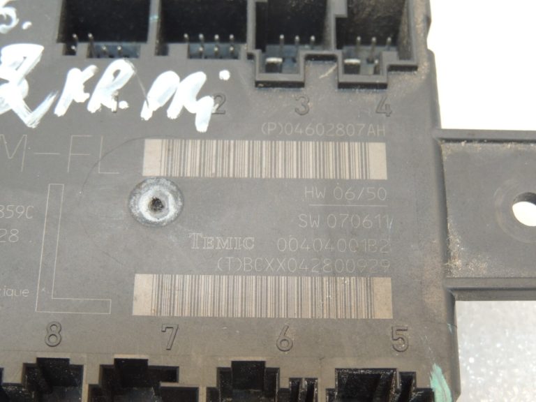 Chrysler Grand Voyager V priekšējo kreiso durvju vadības bloks 04602807AH