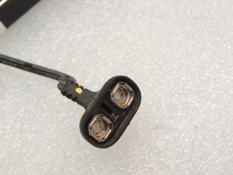 Oriģinālais Chrysler Grand Voyager V radio antenas pastiprinātājs 05064324AC