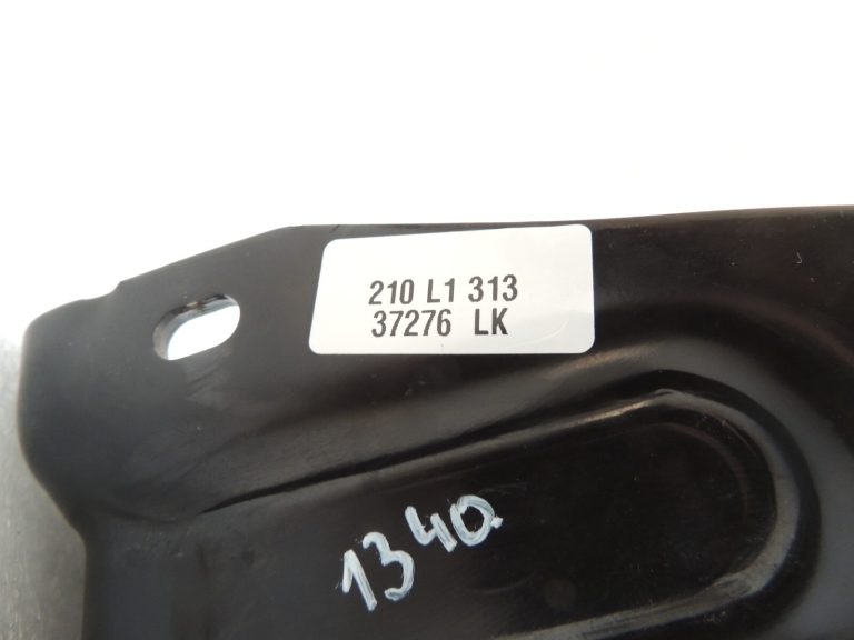 Chrysler Grand Voyager V viru bīdāmās durvis apakšējās labās 502092020AB