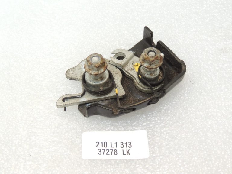 Chrysler Grand Voyager V bīdāmo durvju slēdzene kreisā apakšā 4675847AE