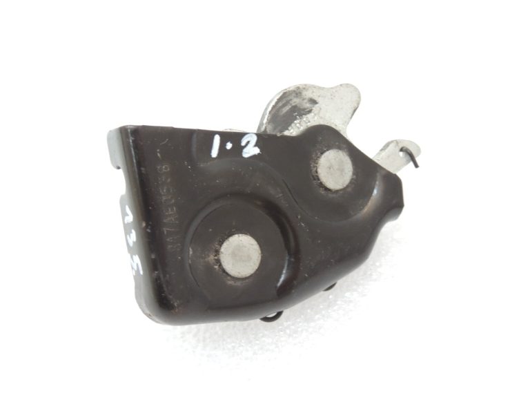 Chrysler Grand Voyager V bīdāmo durvju slēdzene kreisā apakšā 4675847AE
