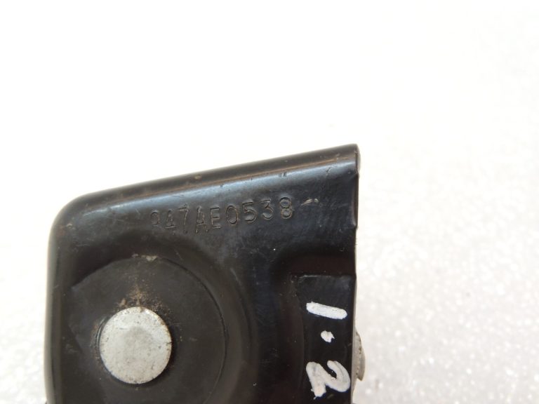Chrysler Grand Voyager V bīdāmo durvju slēdzene kreisā apakšā 4675847AE