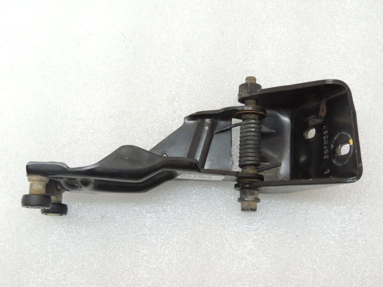 Chrysler Grand Voyager V Viru bīdāmās durvis kreisās 05020673AC