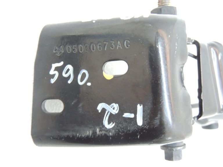Chrysler Grand Voyager V Viru bīdāmās durvis kreisās 05020673AC