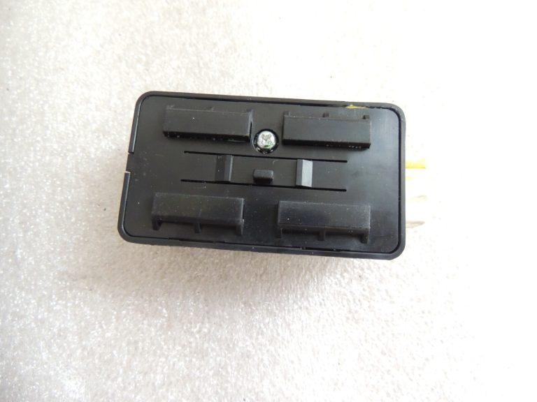 MAZDA 3 BK 1.6D Dīzeļdzinēja vadības bloks 6M6112A650BB 0281012530 6M61-12A650-BB