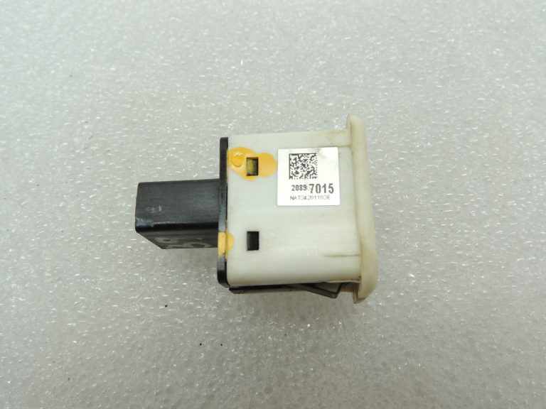 Opel Antara AUX savienojuma ligzda 20897015 4802814 AUX ieeja