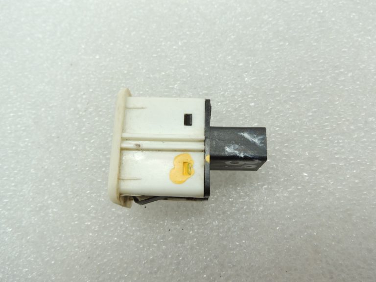 Opel Antara AUX savienojuma ligzda 20897015 4802814 AUX ieeja