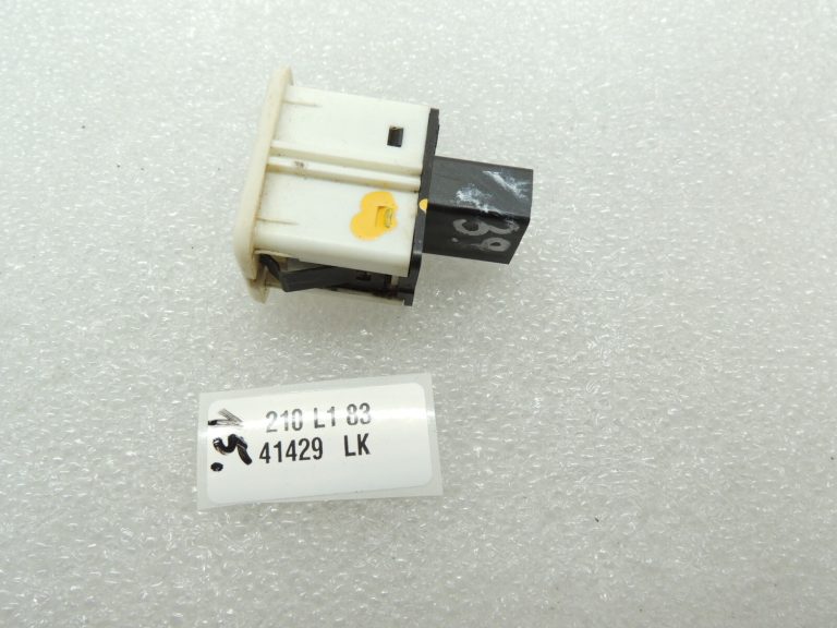 Opel Antara AUX savienojuma ligzda 20897015 4802814 AUX ieeja