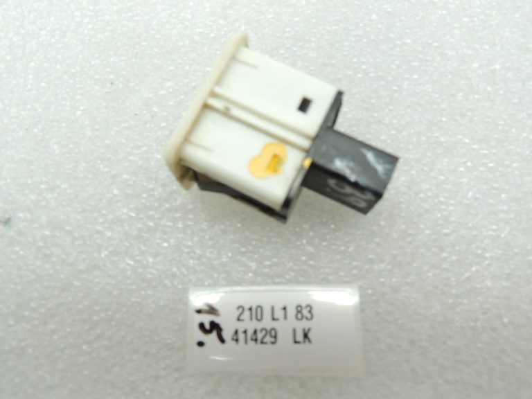 Opel Antara AUX savienojuma ligzda 20897015 4802814 AUX ieeja
