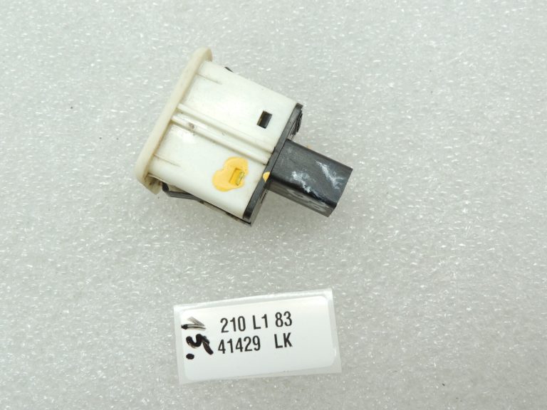 Opel Antara AUX savienojuma ligzda 20897015 4802814 AUX ieeja