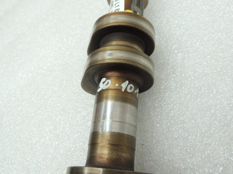Audi A6 C6 4F 4.2 V8 BAT 1-4 cilindru sadales vārpsta ieplūdes 079109101BL Ieplūdes sadales vārpsta