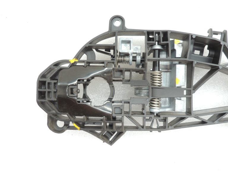 Opel Insignia B Priekšējais kreisais ārējo durvju roktura turētāja rāmis 13515513