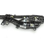 Opel Insignia B Aizmugures kreisās ārdurvju roktura turētāja rāmis 13515507