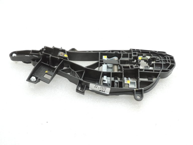 Opel Insignia B Aizmugures kreisās ārdurvju roktura turētāja rāmis 13515507