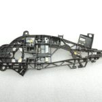 Opel Insignia B Aizmugures kreisās ārdurvju roktura turētāja rāmis 13515507