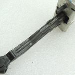 Opel Insignia B Aizmugurējā kreisā labā durvju bremzes durvju āķa eņģe 39089088