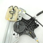 Opel Insignia B Priekšējā kreisā loga regulatora mehānisma sliede 39138553 39176499
