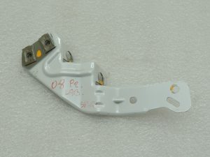 Opel Insignia B Hečbeks 42C / GP6 Priekšējā labā dubļusarga kronšteins 39063368