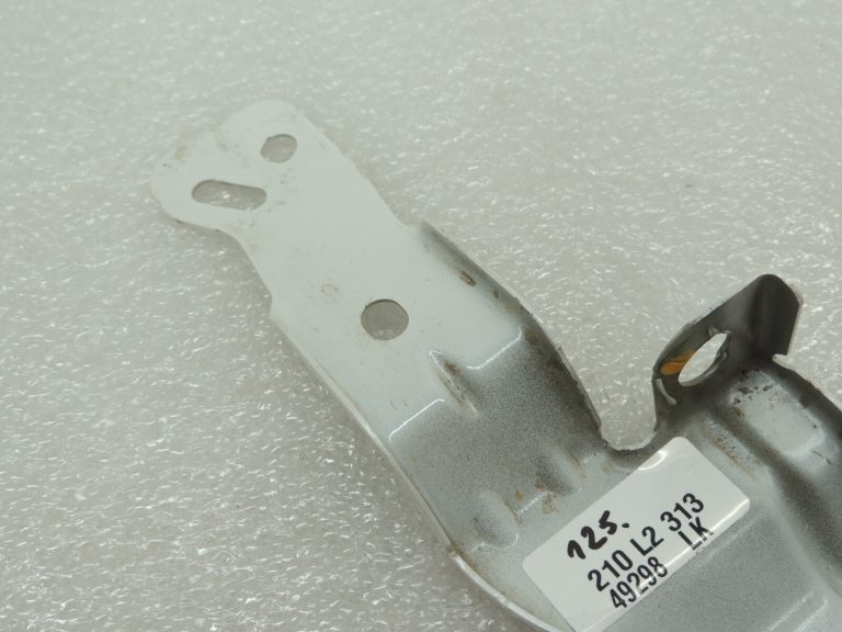 Opel Insignia B Hečbeks 42C / GP6 Priekšējā labā dubļusarga kronšteins 39063368