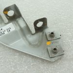 Opel Insignia B Hečbeks 42C / GP6 Priekšējā labā dubļusarga kronšteins 39063368