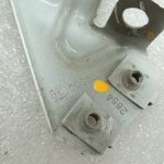 Opel Insignia B Hečbeks 42C / GP6 Priekšējā labā dubļusarga kronšteins 39063368