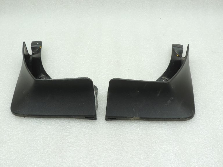Opel Insignia B hečbeks aizmugurējais dubļu atloku komplekts 39077361