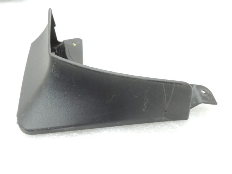 Opel Insignia B hečbeks aizmugurējais dubļu atloku komplekts 39077361
