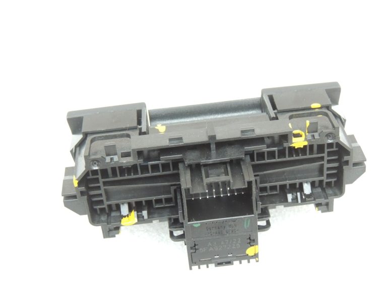Cupra Leon KL8 ZV stāvbremžu slēdzis Stāvbremžu slēdzis Slēdzis 5FA927225