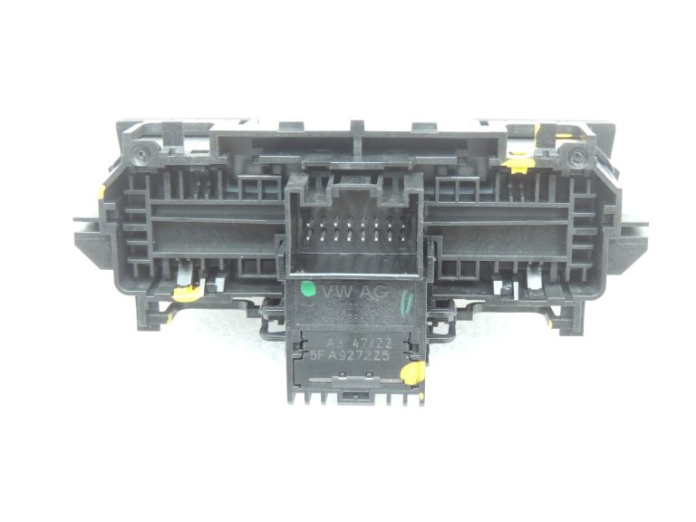 Cupra Leon KL8 ZV stāvbremžu slēdzis Stāvbremžu slēdzis Slēdzis 5FA927225