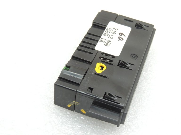 Seat Cupra Leon KL8 priekšējais dubultā porta lādētājs C tipa 5NA035736